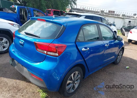 2023 Kia Rio 5-Door S z USA, uszkodzony, nr VIN 3KPA25AD2PE622498